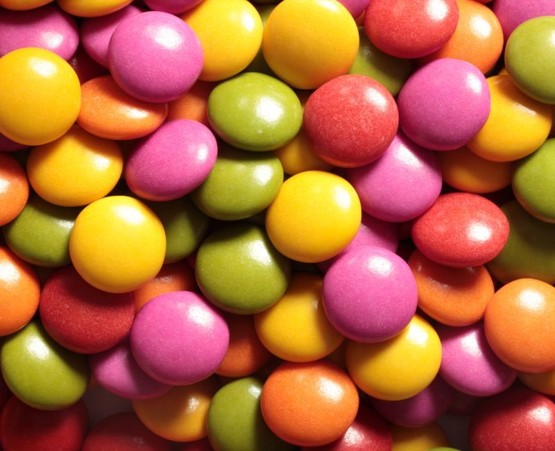 Lacasitos de colores.
